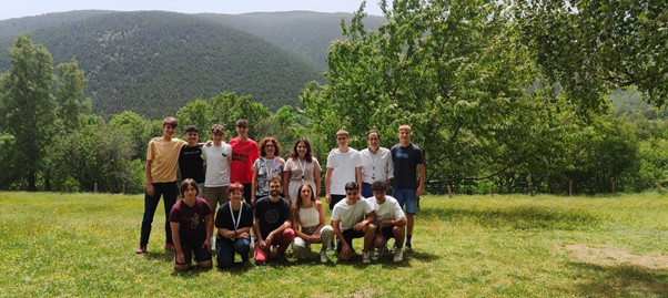 joves del grup de satèl·lits als voltant de MónNatura Pirineus
