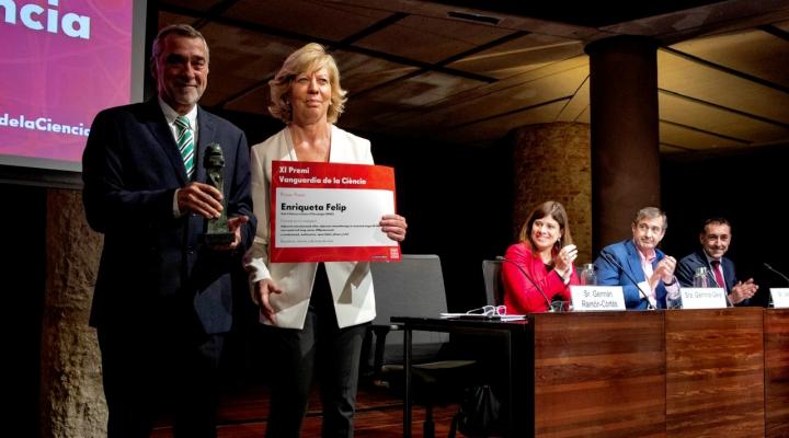Enriqueta Felip recibe el XI premio Vanguardia de la Ciencia